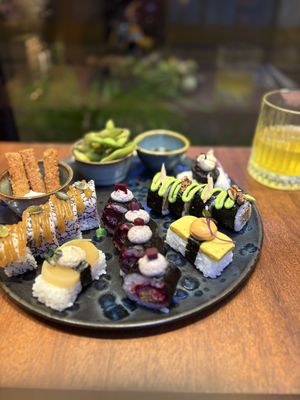   at brEAThe Restaurant | Sushi végétal à Paris in Paris
