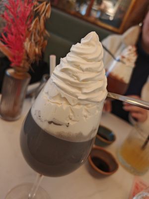Black Sesame viennois at brEAThe Restaurant | Sushi végétal à Paris in Paris