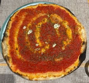 Pizza marinara  at Eataly in Rome