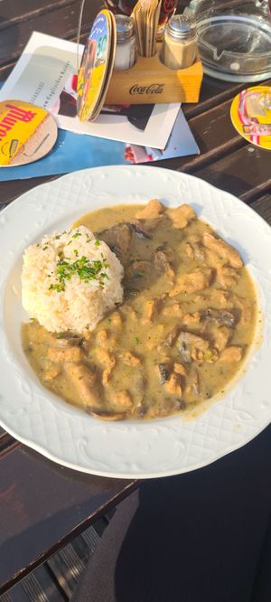 Zürcher Geschnetzeltes at Zum Englischen Reiter in Vienna