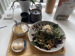 Miso soup and tofu poke  at LiuLiu in Vienna