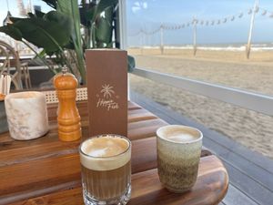 Ochtend koffie bij zee   at Hippie Fish in Zandvoort