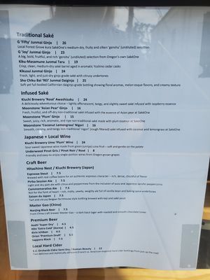 Drinks at Fin+Fowl Kitchen in Silverton