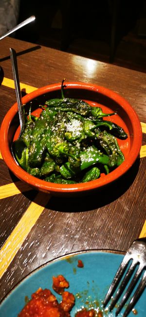 Pimientos de padron at Bodega Bühlot in Buehl