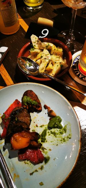 🤷🏽‍♂️😅 at Bodega Bühlot in Buehl