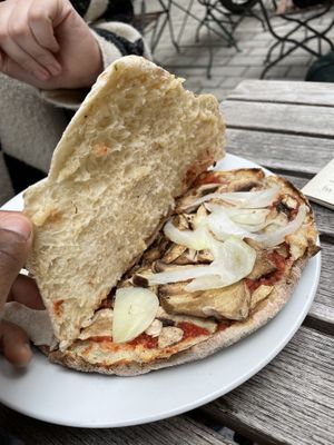 Pita with onions and mushroom  at Fladerei in Vienna