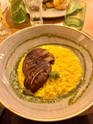 Gold - Saffron risotto with Portobello steak & mince pesto at LammButtRind in Alt Duvenstedt
