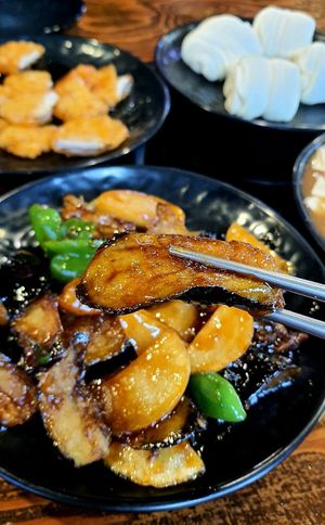 Eggplant, potato, bell pepper Stir-Fry - close-up at Haeolbin Deopbap - 하얼빈덮밥 in Seoul