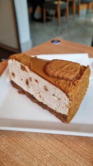 Lotus Biscoff Cake (very nice) at Cafe Konditorei Oberdöbling in Vienna
