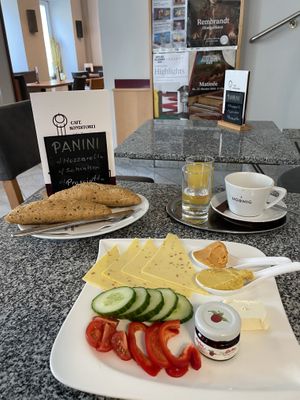 Großes Veganes Frühstück  at Cafe Konditorei Oberdöbling in Vienna