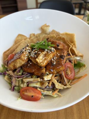 Tofu saladd  at Nandala in Cuenca