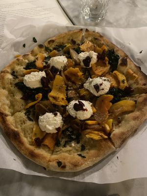 Butternut squash vegan pizza! #Veganuary at True Food Kitchen in West Palm Beach