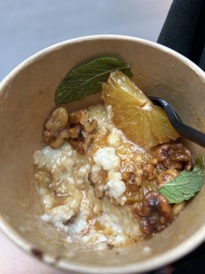 Orange-Walnuss Porridge 7,90€  at GOTA Coffee Experts in Vienna