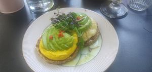 vegan avocado bread at Ponykarussell in Vienna