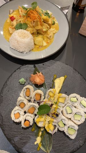 Maki Mix vegetarisch und Yellow Satay Tofu  at Asian Cuisine Bowl in Vienna