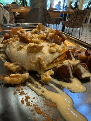 'Apple & Cinnamon' pancakes at Hustle n' Flow in 