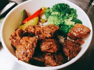 Curry Quinoa Rice Bowl
Choose from Japan or Thai Curry and 
Choose from Protein like Beefless, Crispy Chcikenless, Konjac Shrimp,
..........many many Meatless Choice  at Real Vegan Chinese Restaurant in Markham