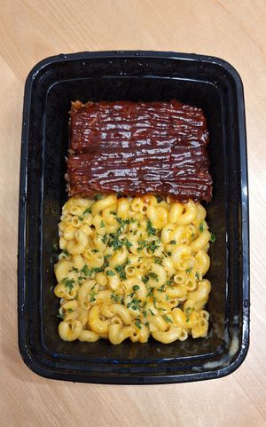Ribs and mac at Burgeezy in Indianapolis