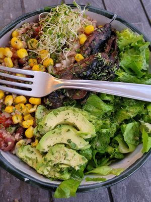 Mexican quinoa bowl at El Veggie SV Escalón in San Salvador