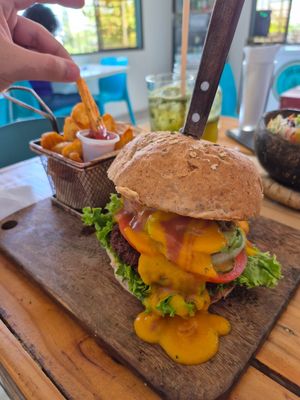 Burgers de EL VEGGIE at El Veggie SV Escalón in San Salvador