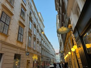 this is the correct location (bäckerstr. 6)  at Figlmüller in Vienna