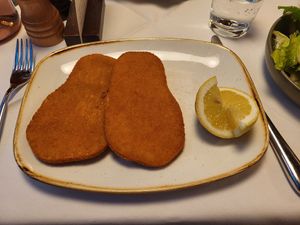 Boring schnitzel at Figlmüller in Vienna