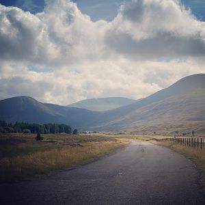 View from the route 7 cycle path  at Balsporran Bed and Breakfast in Dalwhinnie