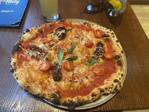 Quattro pomodori with vegan cheese  at Lil' Italy in Vienna