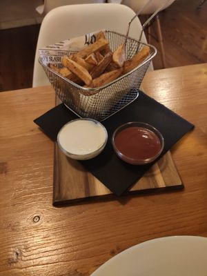 The french fries at Buen Ayre in Mallorca