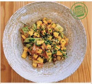 Salada balsâmica de tofu at Alternative Burger in Porto