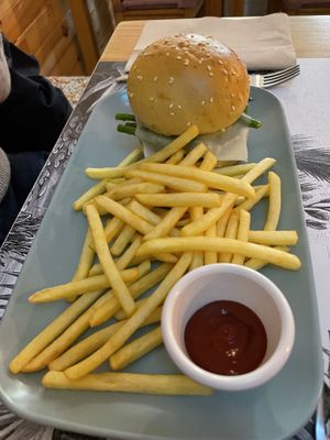 Avorag   at Alternative Burger in Porto