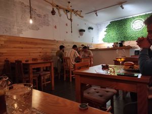 Inside at Alternative Burger in Porto