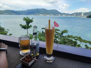 Mango smoothie and beer at Sunshine View in Phuket