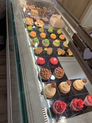 Cakes and chocolate  at MadamaDorè in Rome