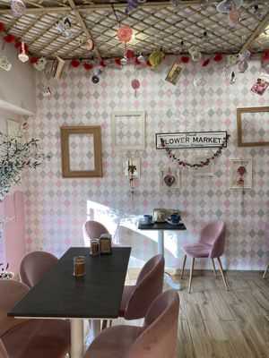 Sala da tè   at MadamaDorè in Rome