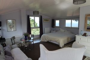 The lavender room  at Colina Flora in Colares