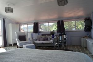 The lavender room  at Colina Flora in Colares