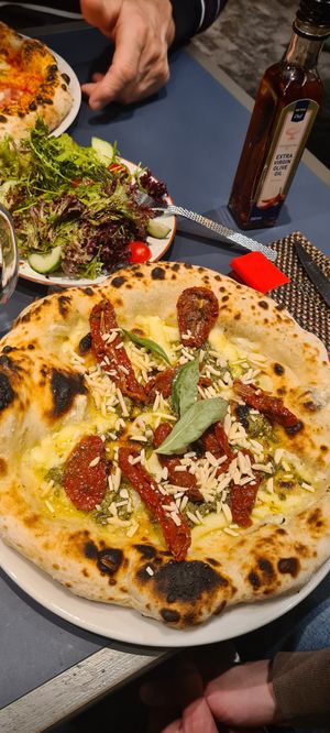 Mit Basilikum Pesto at Bella Compagnia in Vienna