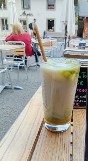 Mango matcha - almond milk at Galerie Café des Aiguilles in Chamonix-mont-blanc