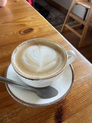 Oat milk latte at Undercrag Studio & Café in Torver