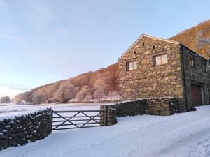  at Undercrag Studio & Café in Torver