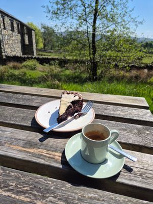 Outdoors coffee and cake at Undercrag Studio & Café in Torver