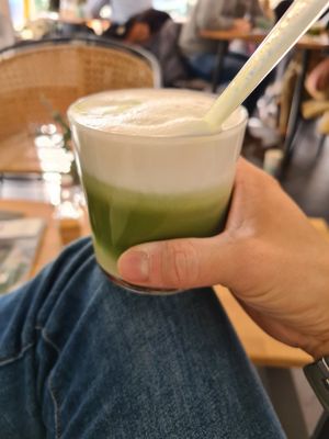 Green Matcha Latte mit Oat Milk at Hygge in Esslingen