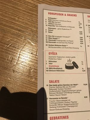 Vegan: Edame, Miso Suppe, Harumaki, Gurken-Wakame-Salat, Gyoza, Salate at MoschMosch in Heidelberg