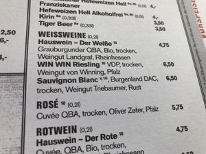Clearly marked vegan wine  at MoschMosch in Heidelberg