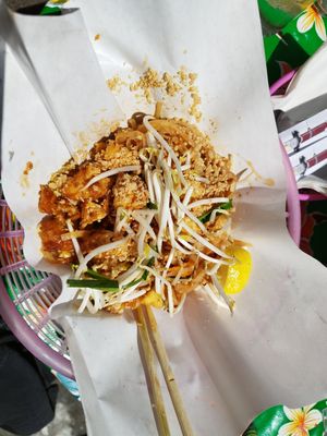  at Mamamon Thai Eatery in Vienna