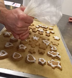 Vegan baking course - cinnamon stars at NomNom by Melli in Vienna