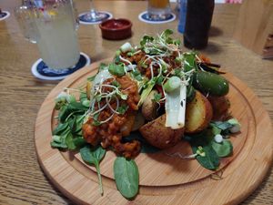 grilled vegetables with baked potatoes and red lentils (vegan, 16.90€) at Hessisch Canada in Fulda