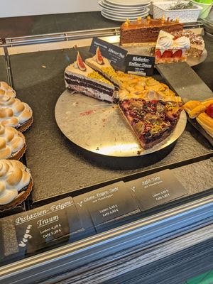 vegan options at Der Süsse Löwer in Seligenstadt