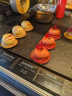 vegan options at Der Süsse Löwer in Seligenstadt